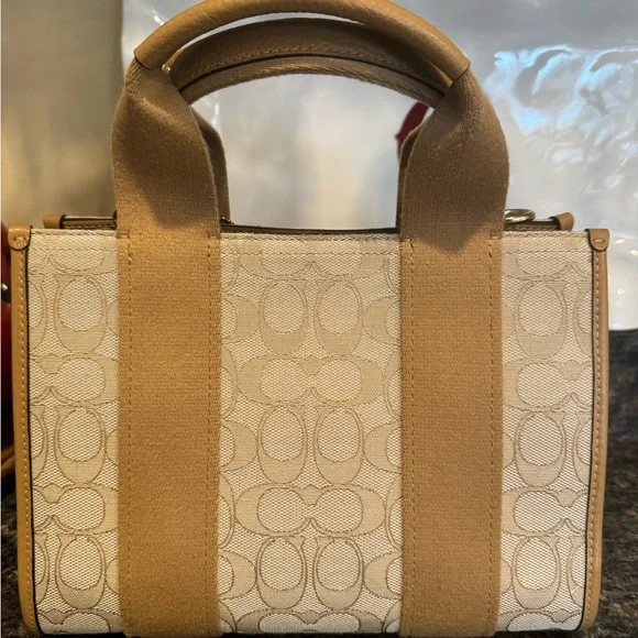 Coach - Picture 2 of 8